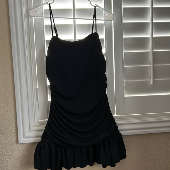 La Hearts Dresses & Skirts - A black dress with cute ruffles and shape to the body